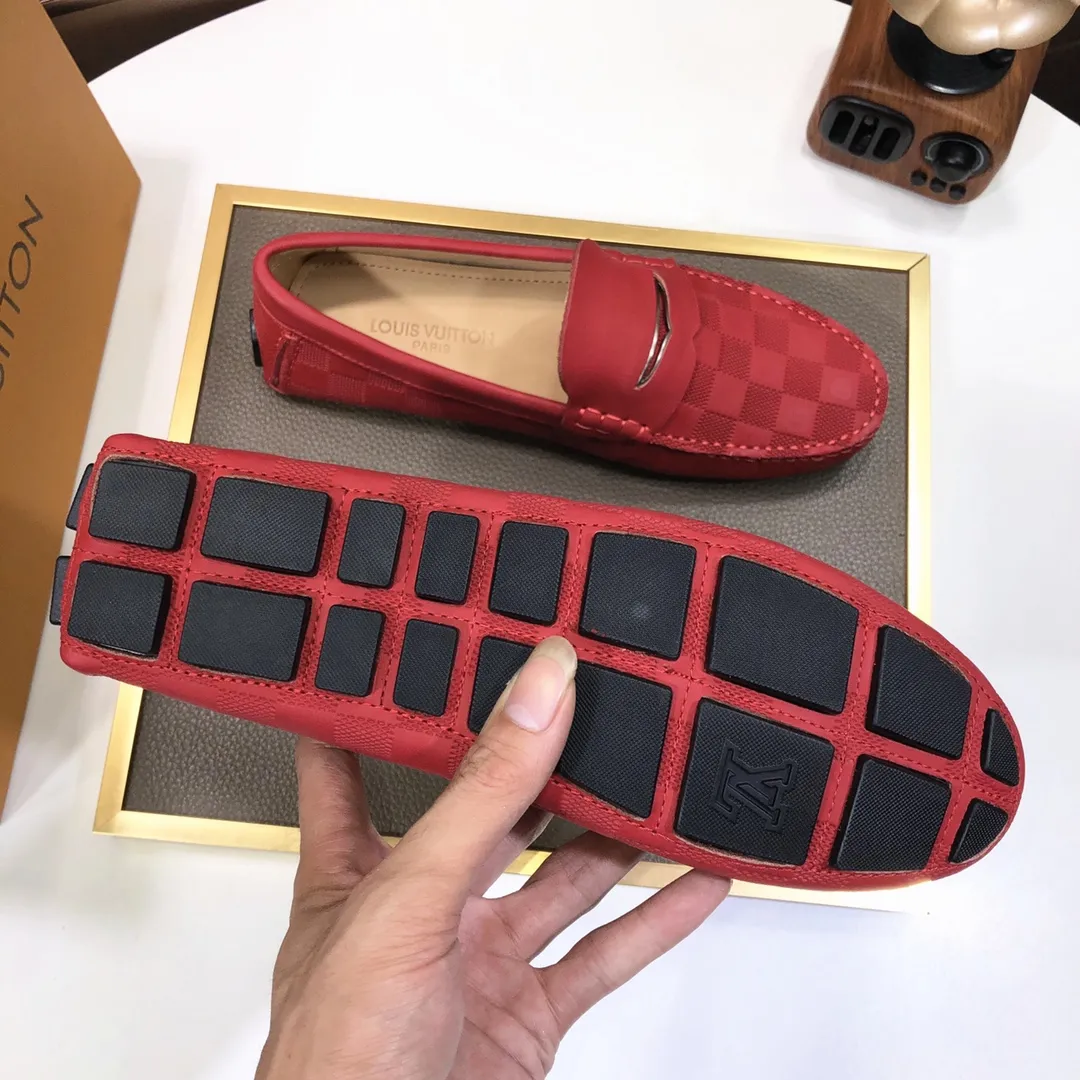Men's men's shoes 💰420💰 [LV Doudou shoes] (water-dyed cowhide lining) new model is on the market, available on the official website. The new Doudou shoes are processed into single-color materials, and the uppers are made of imported cowhide material. The body of the shoe is fully hemmed with mark thread, and is lined with imported original cowhide leather. The elegant shoe shape is super suitable for all-matching, and the size is 38-44.